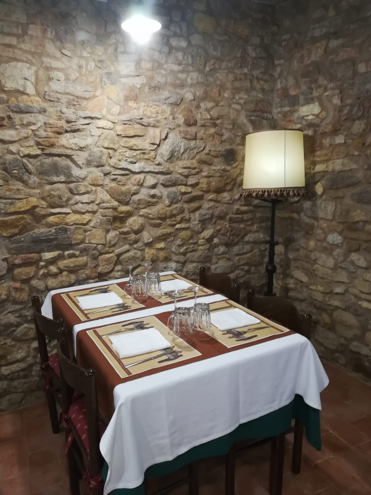 Interior restaurant La Roca