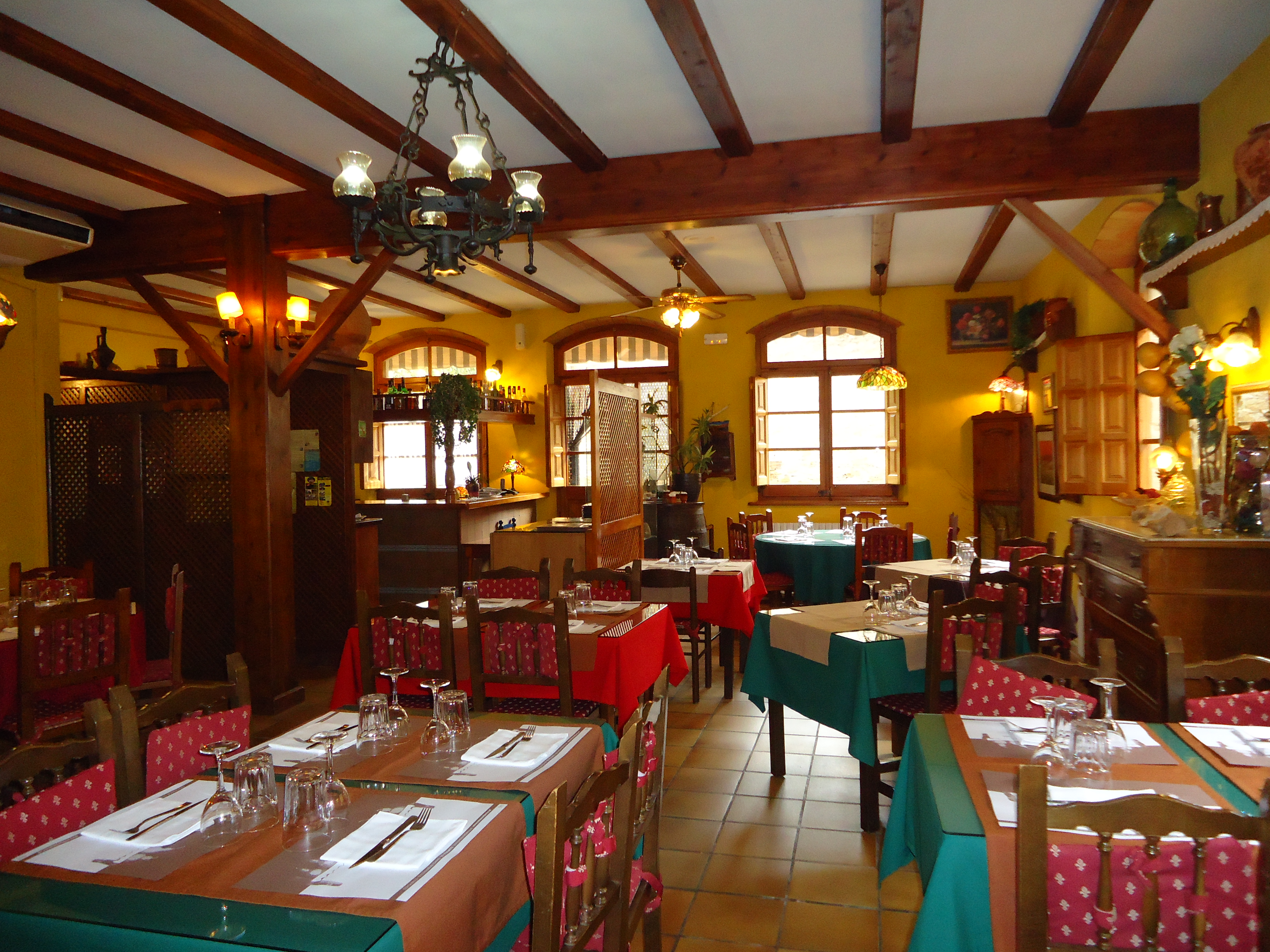 Interior Restaurant La Roca